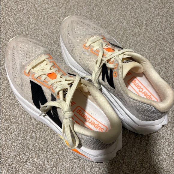 New Balance FuelCell SuperComp Trainer v3 - Picture 2 of 4